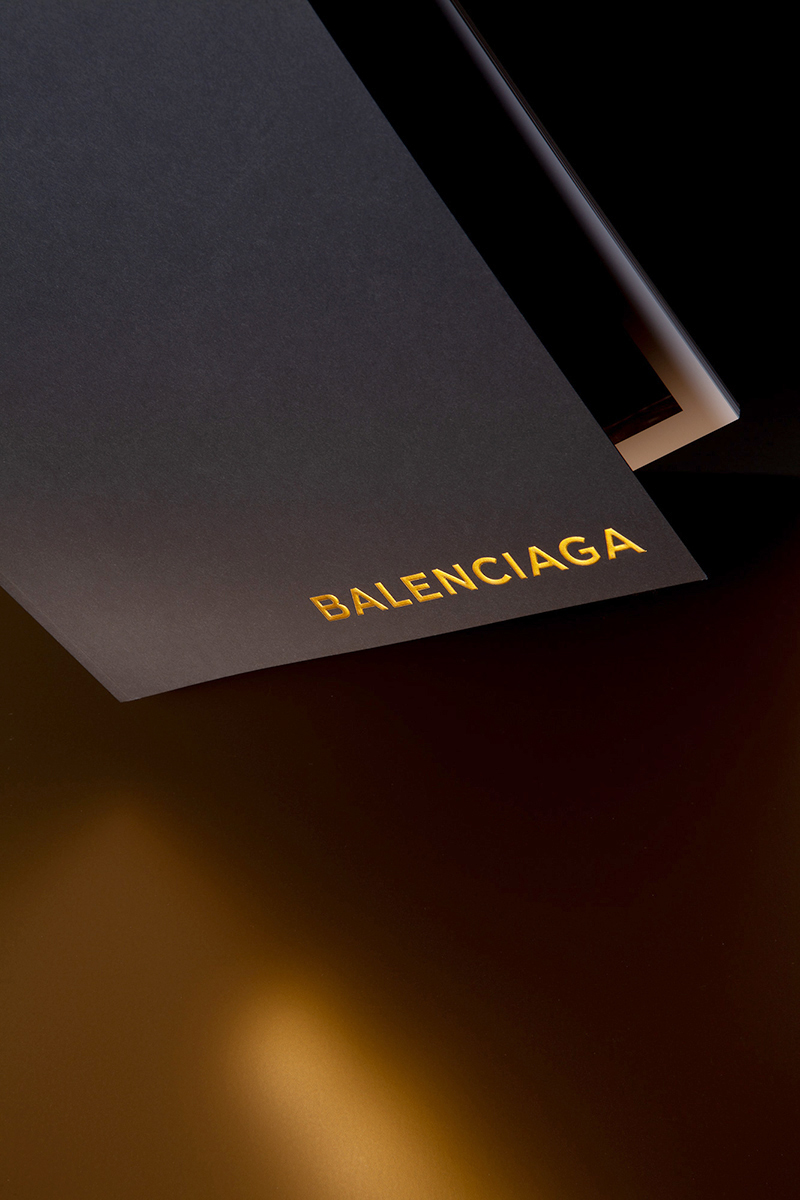 BALENCIAGA